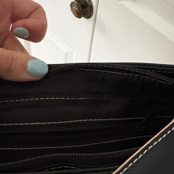 Y2K Chic Black Shoulder Bag with Brown Accents - Picture 6 of 6